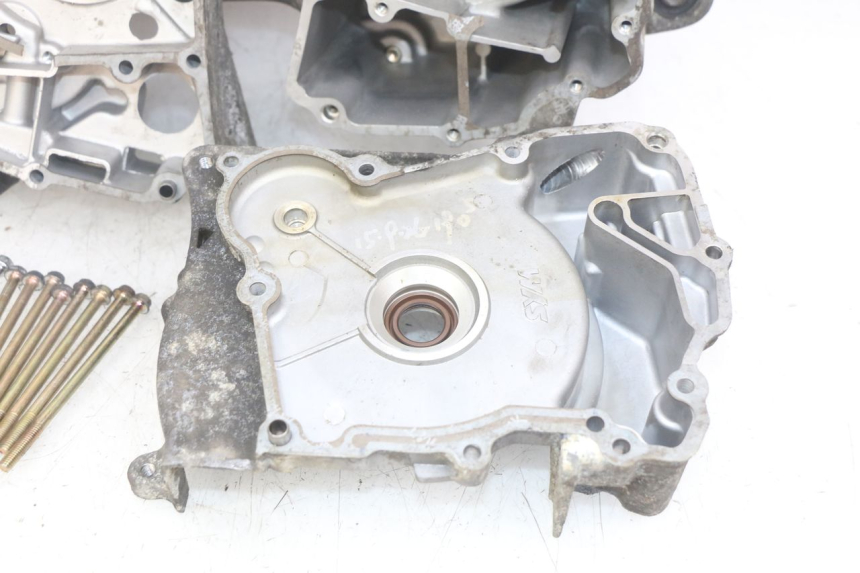 photo de Karter dolny silnika SYM FIDDLE 3 III 125 (2014 - 2020) - Struktura - zbliżenie