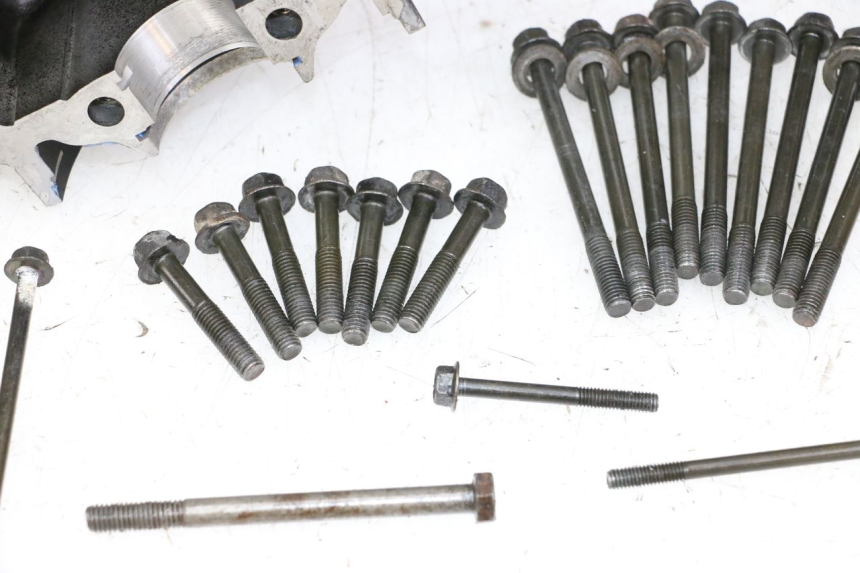 photo de Karter dolny silnika YAMAHA FJ 36Y 1100 (1984 - 1985) - Zbliżenie komponentów