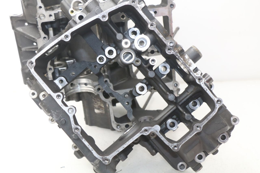 photo de Karter dolny silnika YAMAHA FZ8 800 (2010 - 2016) - Zoom stanu zużycia