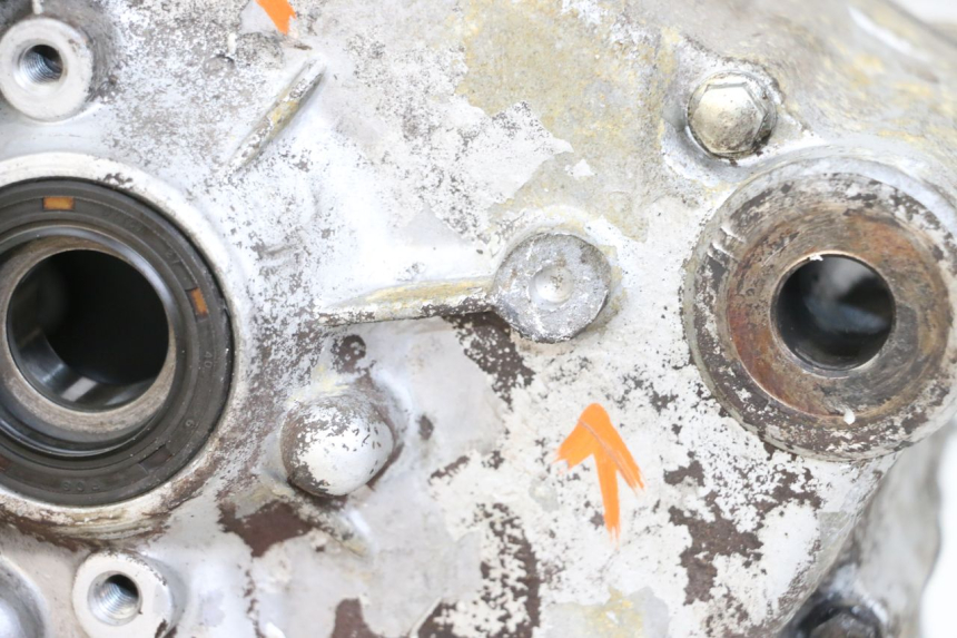 photo de Karter dolny silnika HYOSUNG GF 125 (2001 - 2005) - Szczegóły charakterystyczne