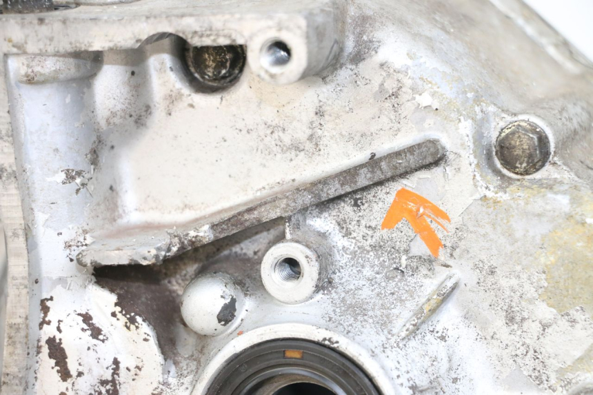 photo de Karter dolny silnika HYOSUNG GF 125 (2001 - 2005) - Zbliżenie komponentów