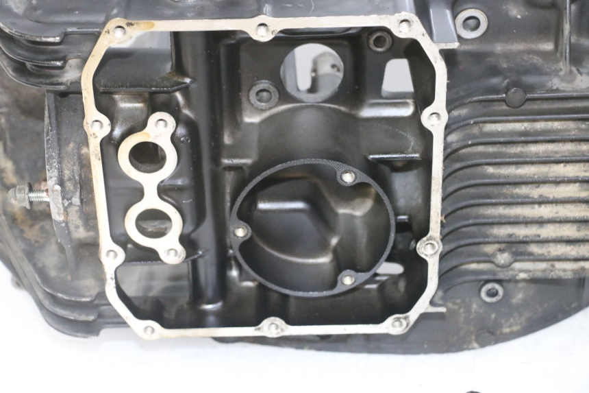 photo de Karter dolny silnika SUZUKI GS GSE 500 (2001 - 2003) - Zbliżenie komponentów