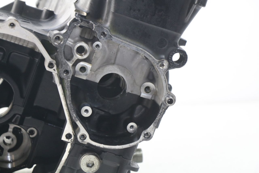 photo de Karter dolny silnika SUZUKI GSR 600 (2005 - 2012) - Zbliżenie komponentów