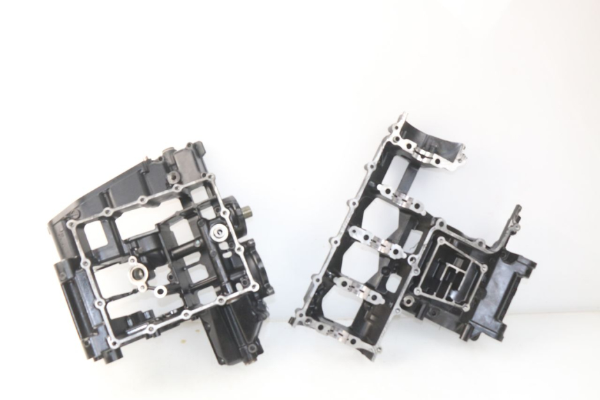 photo de Karter dolny silnika SUZUKI GSR 600 (2005 - 2012) - Struktura - zbliżenie