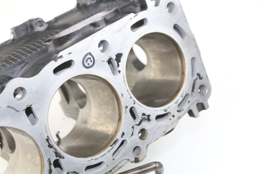 photo de Karter dolny silnika SUZUKI GSR 600 (2005 - 2012) - Alternatywny kąt