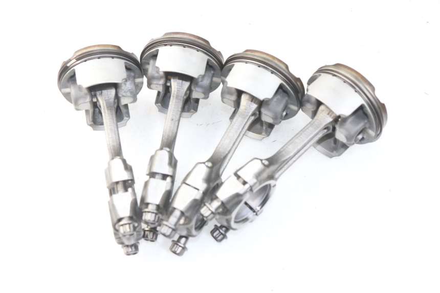 photo de Karter dolny silnika SUZUKI GSR 600 (2005 - 2012) - Zbliżenie techniczne