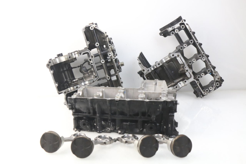 photo de Karter dolny silnika SUZUKI GSR 600 (2005 - 2012) - Szczegóły charakterystyczne