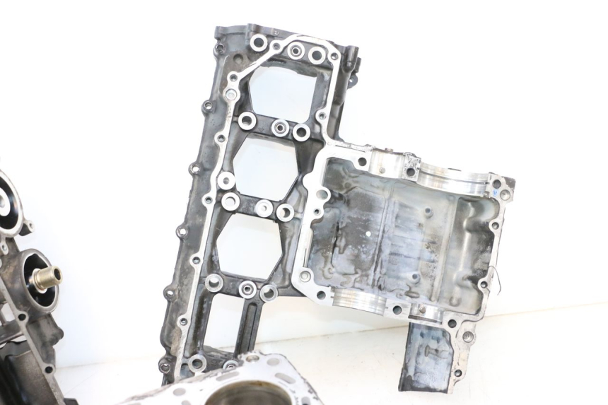 photo de Karter dolny silnika SUZUKI GSR 600 (2005 - 2012) - Zbliżenie techniczne