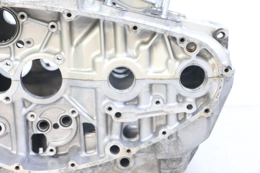 photo de Karter dolny silnika SUZUKI GSX E 250 (1982 - 1983) - Stan powierzchni