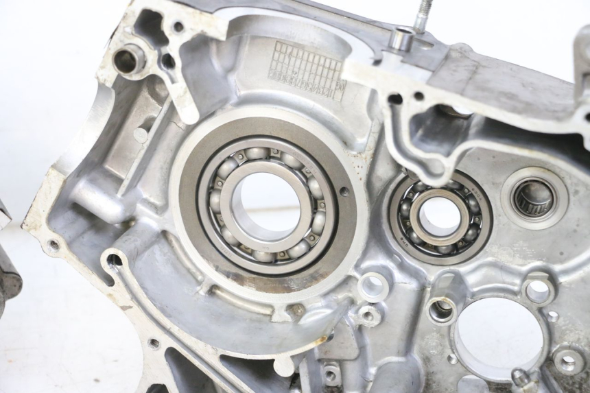 photo de Karter dolny silnika HYOSUNG GTR 125 (2006 - 2008) - Widok z bliska