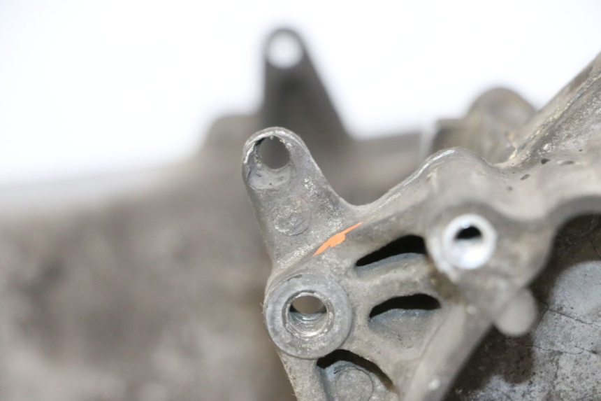 photo de Karter dolny silnika DAELIM HISTORY 125 (2001 - 2002) - Struktura - zbliżenie