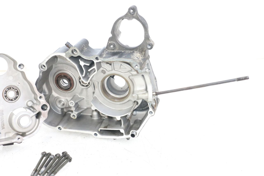 photo de Karter dolny silnika KYMCO K-PW K-PIPE 50 (2012 - 2017) - Zbliżenie komponentów