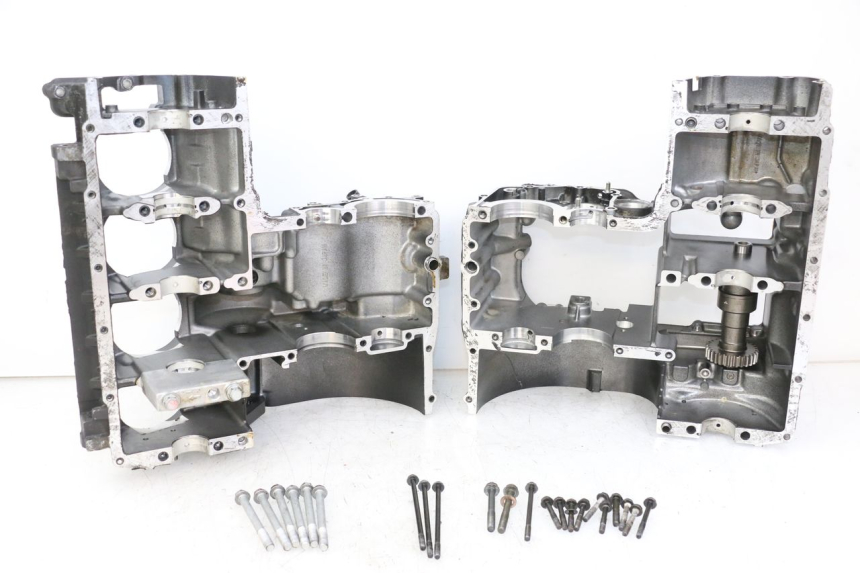 photo de Karter dolny silnika KAWASAKI GTR 1000 (1994 - 2004) - Struktura - zbliżenie