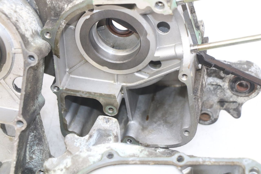 photo de Karter dolny silnika PEUGEOT KISBEE 4T 50 (2018 - 2022) - Struktura - zbliżenie