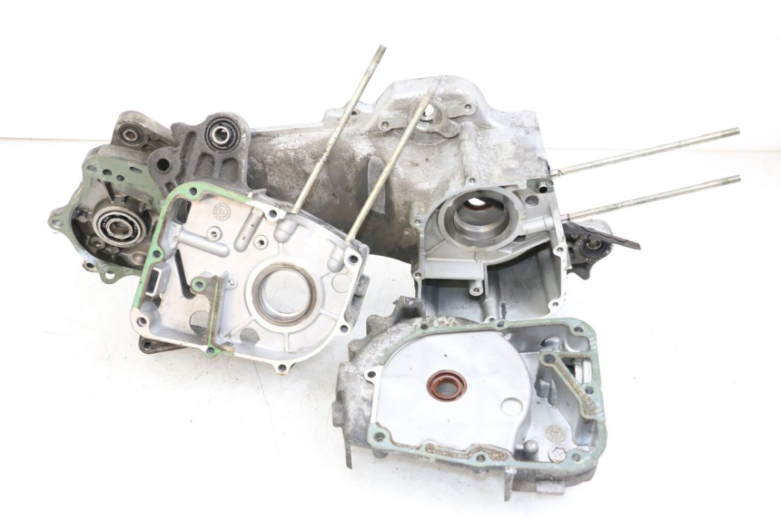 photo de Karter dolny silnika PEUGEOT KISBEE 4T 50 (2018 - 2022) - Zbliżenie komponentów