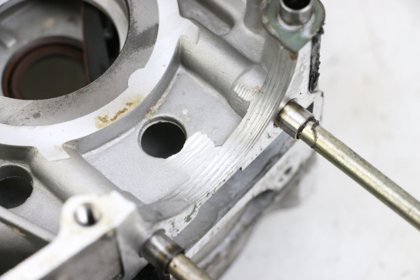 photo de Karter dolny silnika PEUGEOT KISBEE 4T 50 (2018 - 2022) - Struktura - zbliżenie