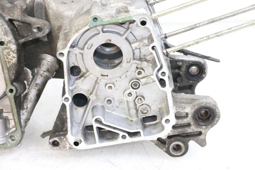 photo de Karter dolny silnika PEUGEOT KISBEE 4T 50 (2018 - 2022) - Punkty mocowania