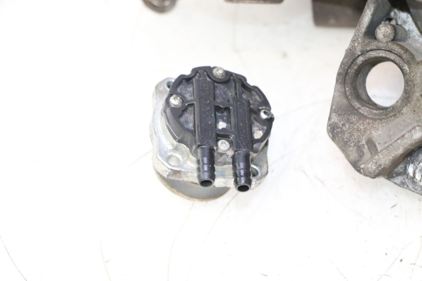 photo de DOLNA OBUDOWA SILNIKA PEUGEOT LUDIX ONE 14P 50 (2004 - 2013) - Alternatywny kąt