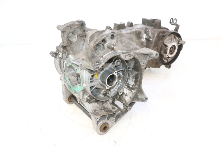 photo de DOLNA OBUDOWA SILNIKA PEUGEOT LUDIX ONE 14P 50 (2004 - 2013) - Inny kąt widzenia