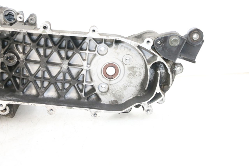 photo de Karter dolny silnika SYM ORBIT III 3 4T 50 (2018 - 2021) - Struktura - zbliżenie