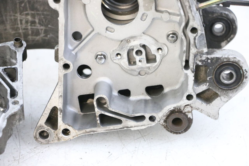 photo de Karter dolny silnika SYM ORBIT III 3 4T 50 (2018 - 2021) - Widok profilu