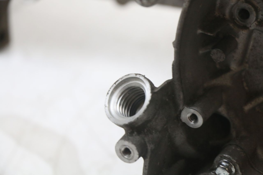 photo de Karter dolny silnika PEUGEOT BELVILLE 125 (2017 - 2021) - Inny kąt widzenia