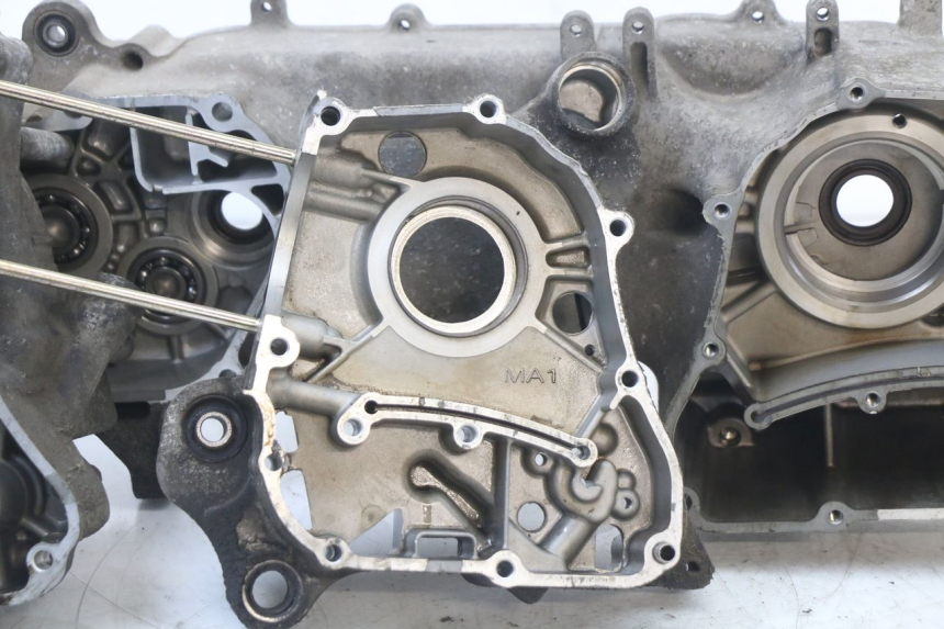 photo de Karter dolny silnika PEUGEOT BELVILLE 125 (2017 - 2021) - Stan powierzchni