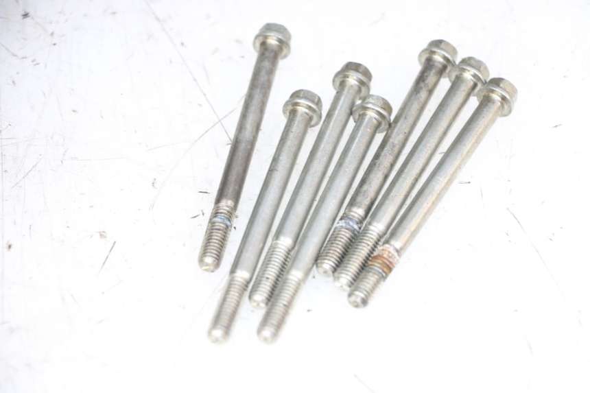 photo de Karter dolny silnika PEUGEOT SATELIS 125 (2013 - 2018) - Struktura - zbliżenie