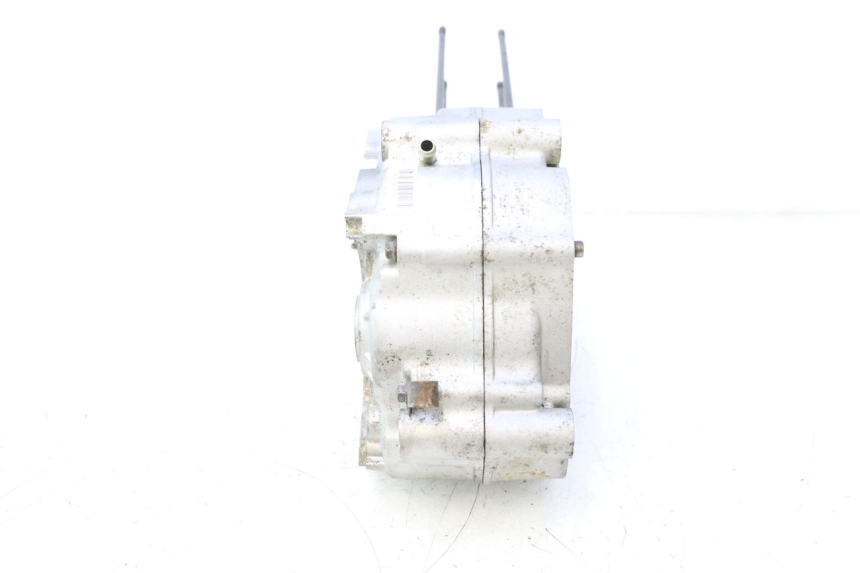 photo de DOLNA OBUDOWA SILNIKA APOLLO RFZ 125 - Zbliżenie techniczne