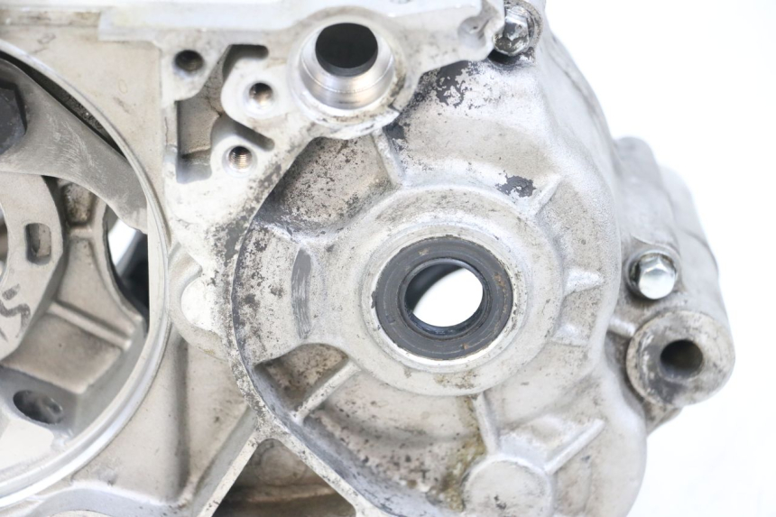 photo de Karter dolny silnika APOLLO RFZ 140 - Zbliżenie komponentów