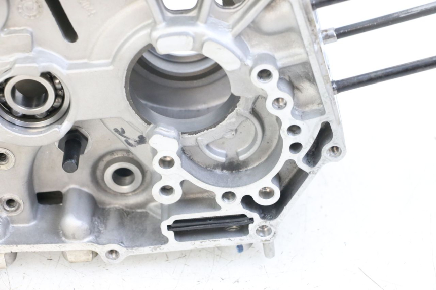 photo de Karter dolny silnika APOLLO RFZ 140 - Zbliżenie techniczne