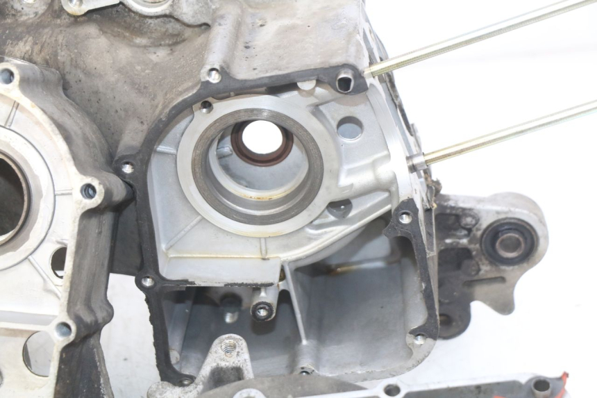 photo de Karter dolny silnika TNT MOTOR ROMA 10' 4T 50 (2019 - 2022) - Struktura - zbliżenie