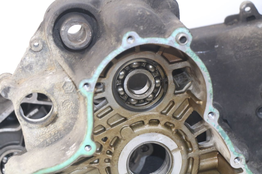 photo de Karter dolny silnika PEUGEOT SATELIS 500 (2007 - 2013) - Widok z bliska