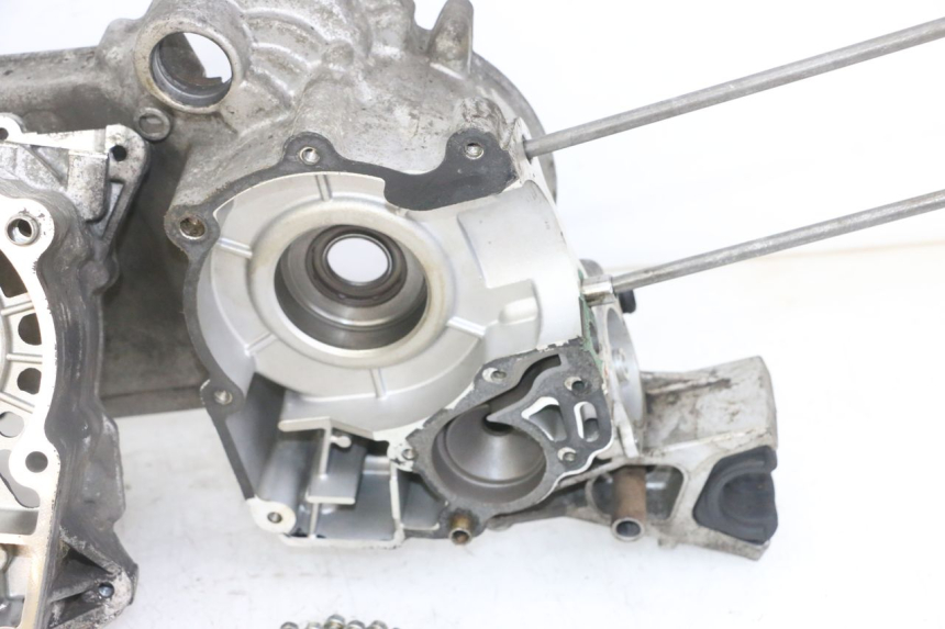 photo de Karter dolny silnika PEUGEOT SATELIS 125 (2013 - 2018) - Zoom jakości