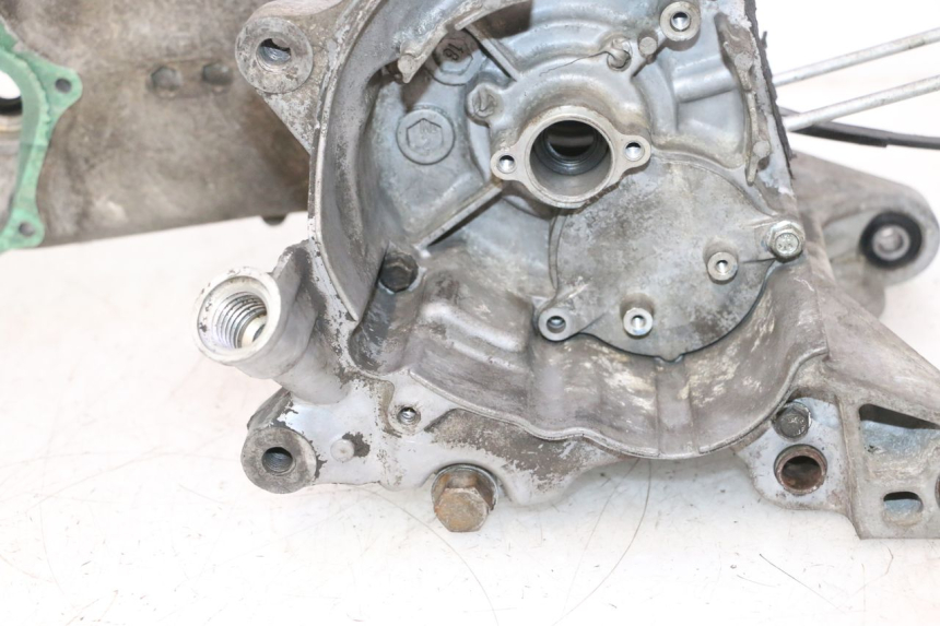 photo de DOLNA OBUDOWA SILNIKA HONDA SCV LEAD 100 (2003 - 2007) - Widok profilu