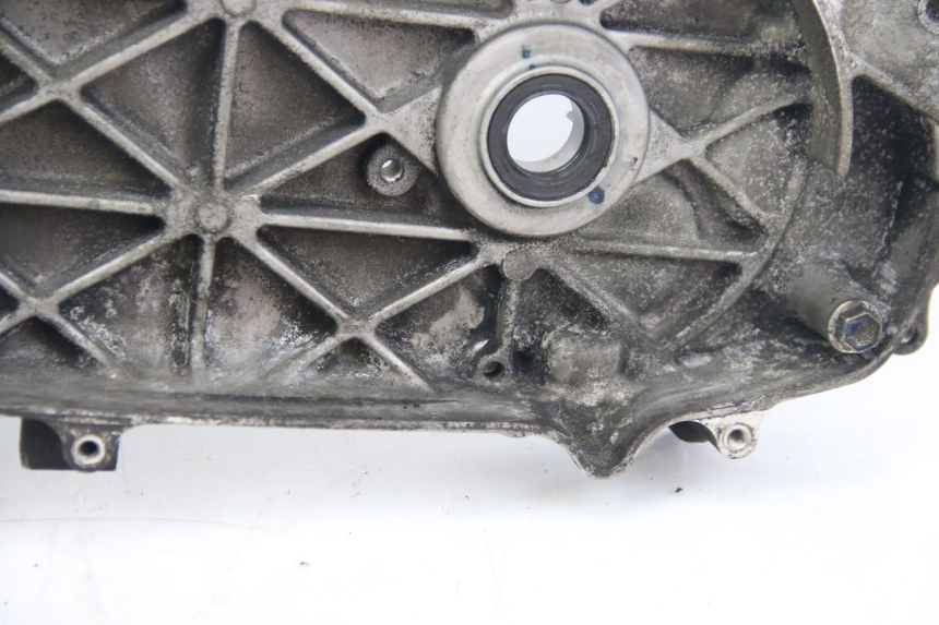 photo de Karter dolny silnika SUZUKI SIXTEEN 125 (2008 - 2010) - Zbliżenie komponentów