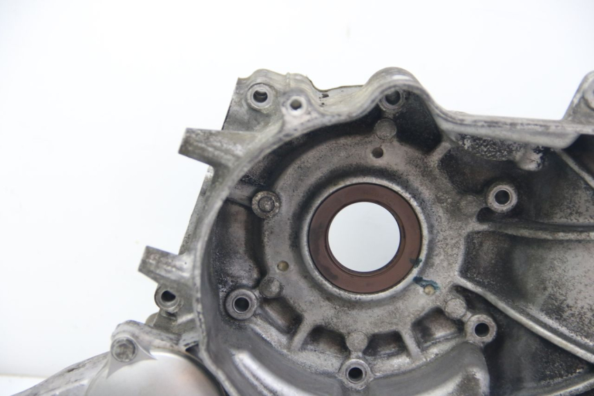 photo de Karter dolny silnika SUZUKI SIXTEEN 125 (2008 - 2010) - Struktura - zbliżenie