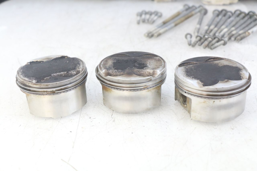 photo de Karter dolny silnika TRIUMPH SPRINT ST 955 (1999 - 2001) - Zbliżenie komponentów