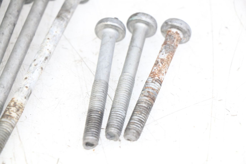 photo de Karter dolny silnika TRIUMPH SPRINT ST 955 (1999 - 2001) - Struktura - zbliżenie