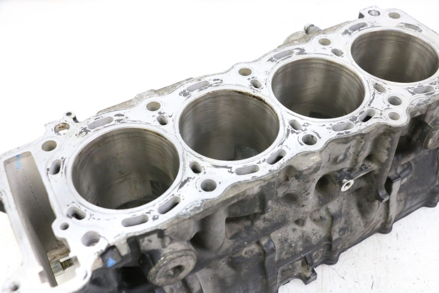 photo de Karter dolny silnika SUZUKI GSR 750 (2011 - 2017) - Zbliżenie komponentów