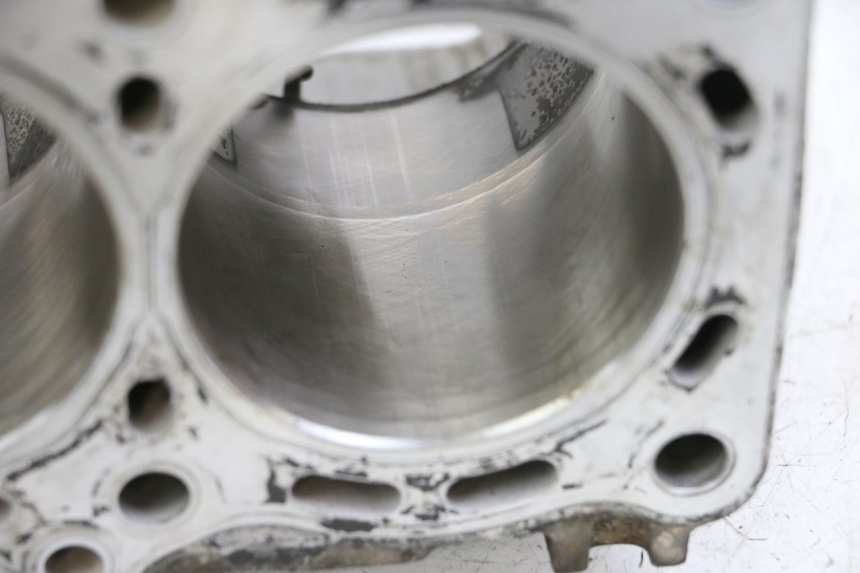 photo de Karter dolny silnika SUZUKI GSR 750 (2011 - 2017) - Widok z bliska