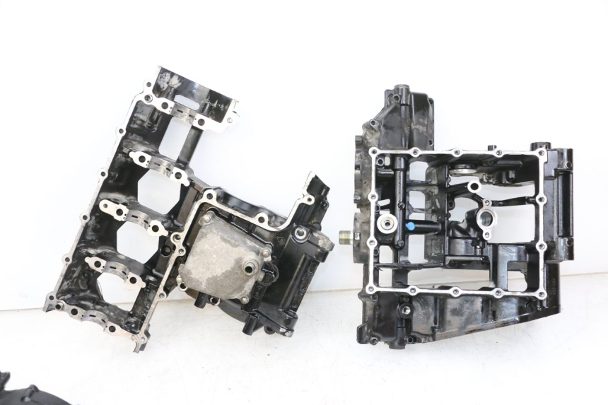 photo de Karter dolny silnika SUZUKI GSR 750 (2011 - 2017) - Zbliżenie techniczne