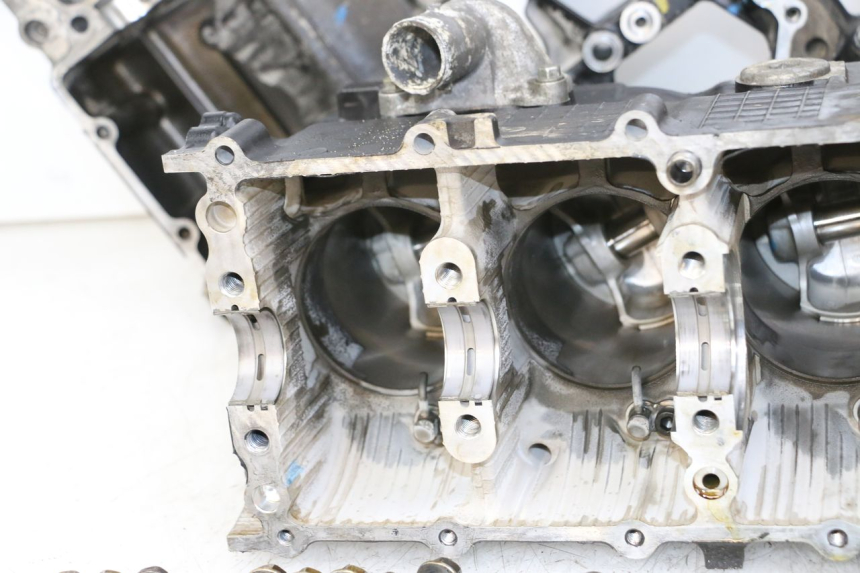 photo de Karter dolny silnika SUZUKI GSR 750 (2011 - 2017) - Szczegóły charakterystyczne