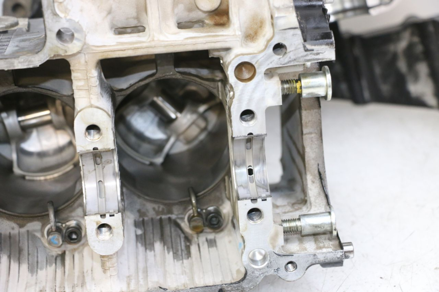 photo de Karter dolny silnika SUZUKI GSR 750 (2011 - 2017) - Zbliżenie komponentów