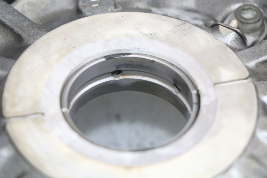 photo de Karter dolny silnika SUZUKI SV N 650 (1999 - 2002) - Widok z bliska