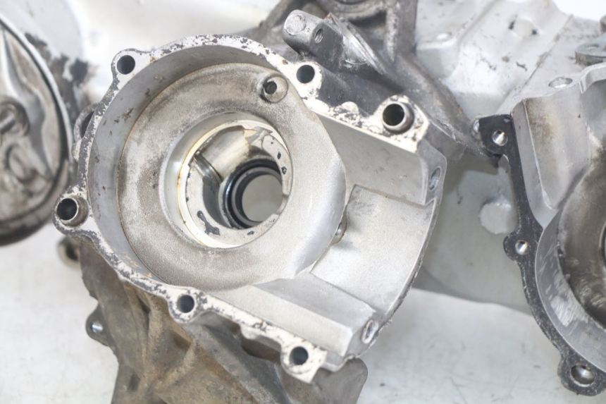 photo de Karter dolny silnika PEUGEOT SV 125 (1991 - 1994) - Zbliżenie komponentów