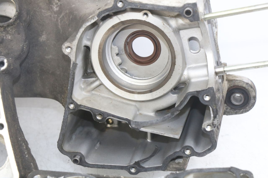 photo de Karter dolny silnika SYM SYMPHONY 125 (2009 - 2015) - Struktura - zbliżenie