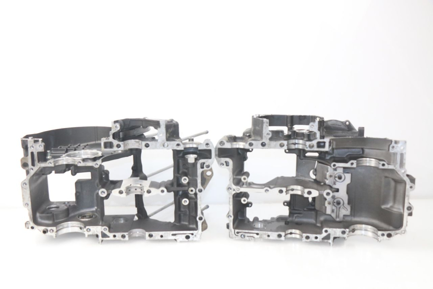 photo de Karter dolny silnika YAMAHA TDM ABS 900 (2002 - 2014) - Inny kąt widzenia