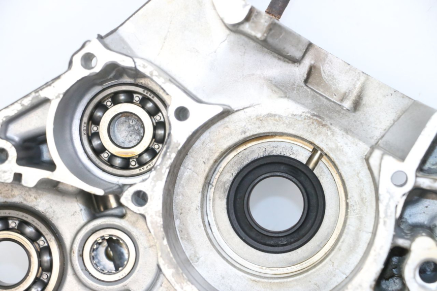 photo de Karter dolny silnika YAMAHA TDR DELTABOX 125 (1997 - 2003) - Zbliżenie komponentów