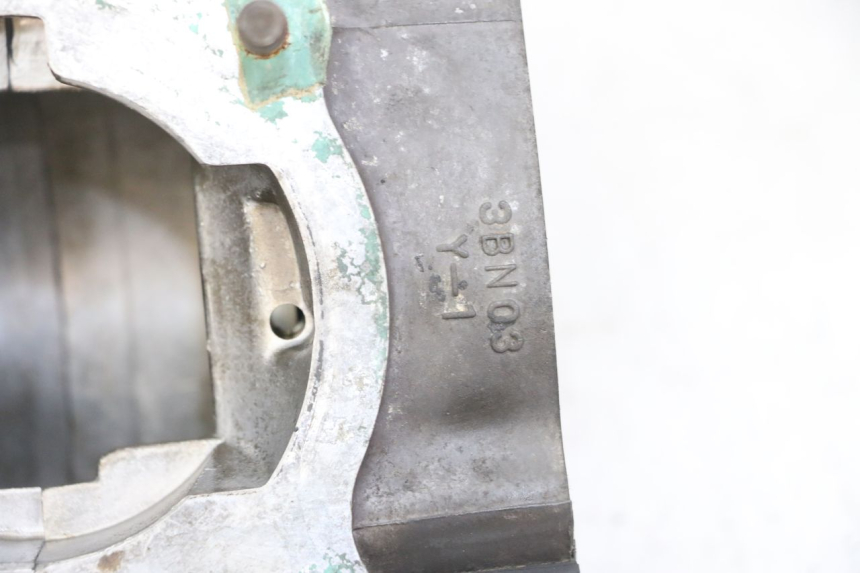 photo de Karter dolny silnika YAMAHA TDR DELTABOX 125 (1997 - 2003) - Inny kąt widzenia